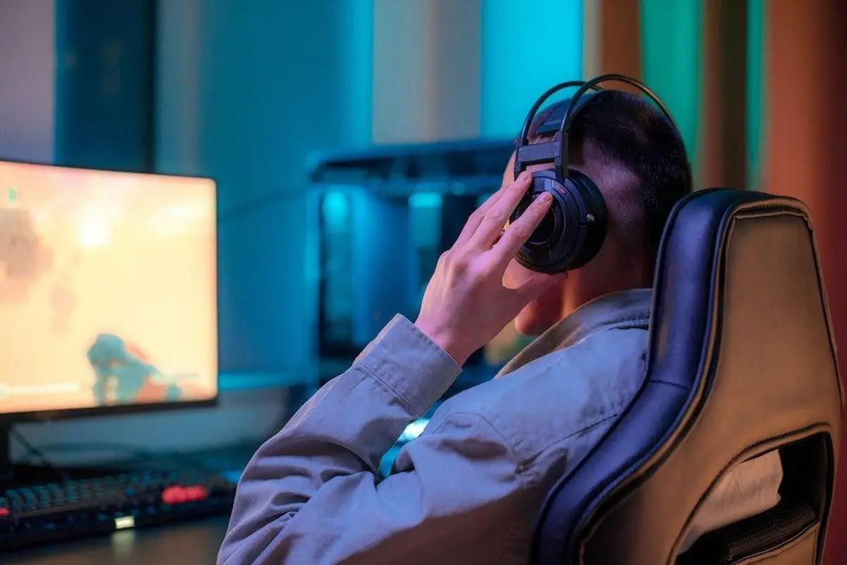 headphone-gaming-terbaik-5732677c3f05593413d9e701376ca317